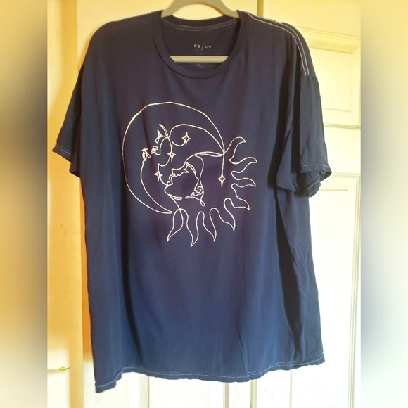Moon Graphic Tee XL - Picture 1 of 3